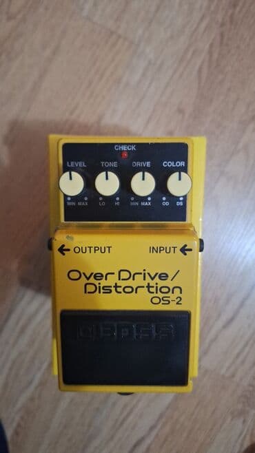 fitar gitara: Bu, gitar effektləri üçün nəzərdə tutulmuş müxtəlif pedallardır. Boss — 1