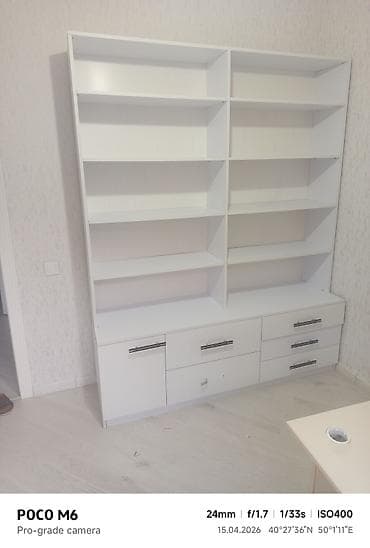 kitab dolabi: Ağ Rəngli Heç Bir Problemi Yoxdur Aşağı Polaknin Qulpu Çıxıb Uşağ — 3