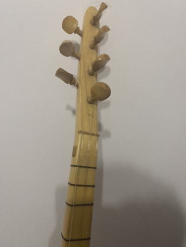 Musiqi alətləri: Türk sazı (bağlama) – qısa saplı model Türkiyədən alınıb. Başlanğıc — 5