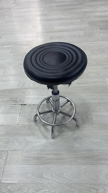 Tənzimlənən hündürlüklü bar/taburet oturacaq - Oturacaq: dairəvi