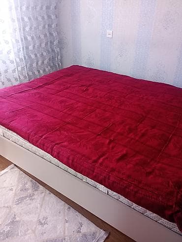 Şəkillər, tablolar: Yataq üçün rəng - Qırmızı Yataq örtüyü — 4