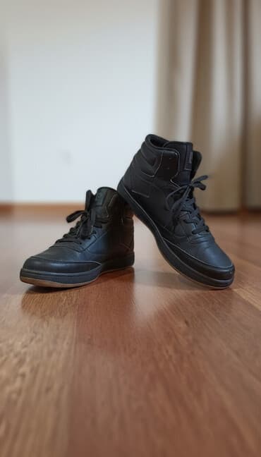 Pierre Cardin kişi batinkası - Model: yüksəkölçülü (high-top) sniker
