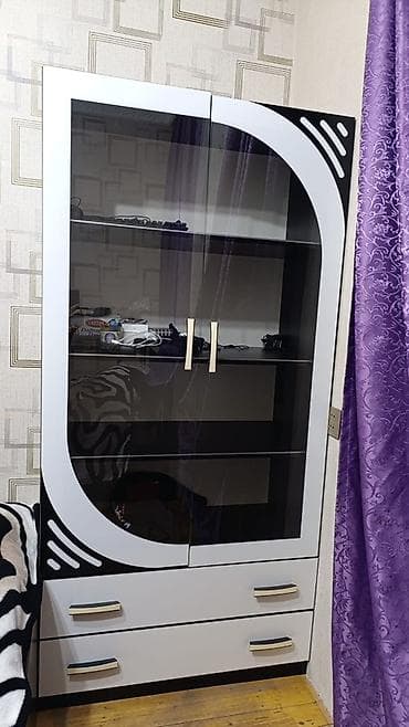 daraq desti: Ağ-qara rəng palitrasında müasir qonaq otağı mebel dəsti. Tərkib: - — 2