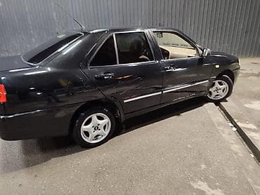 audi 6: Chery Amulet (A15): 1.6 l | 2007 il 111111111 km Sedan — 5