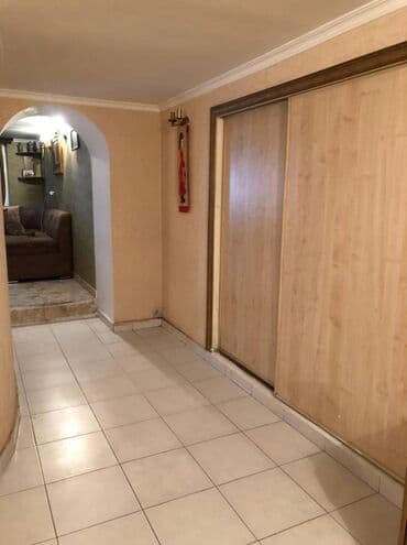 20 yanvarda 2 otaqli evler: Bakı, Sahil qəsəbəsi, 3 otaqlı, Köhnə tikili, m. Sahil, 90 kv. m — 6