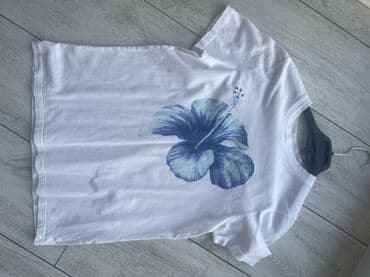 Ağ rəngli qadın köynəyi – FB Sister, ölçü XS (Regular Fit). Ön hissədə