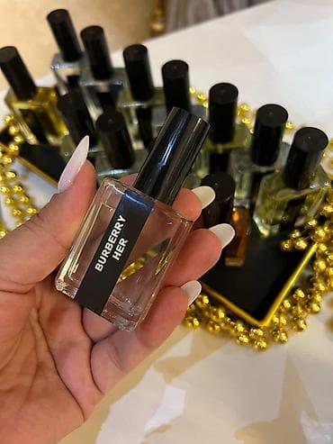 sprey qabi: Burberry Her qadın ətiri – mini flakon. - Tip: Eau de Parfum (EDP) — 1