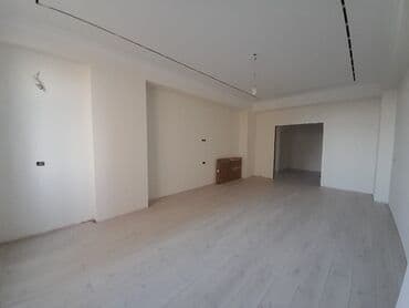 pencere reşotka: Yüksək keyfiyyətli təmirli, geniş və işıqlı mənzil interyeri. - — 4