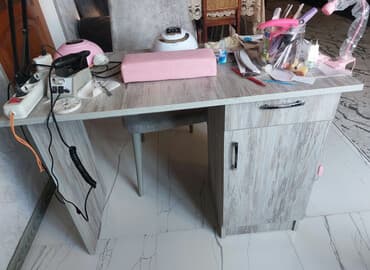 prisman kabel: Düz masa, Siyirməli, Polkalı, Teksturalı laminat — 2