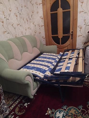 par: İki rəngli yumşaq divan - Dizayn: açıq yaşıl və bej panellərlə — 3