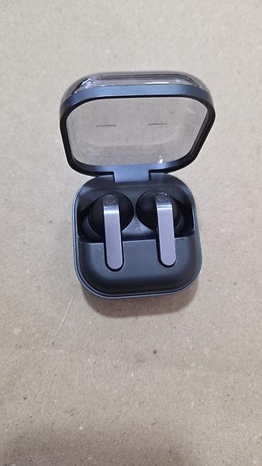 iphone 16 bakıda: Samsung Galaxy Buds4 Pro irsaddan telfon alarken hediye verilib — 3