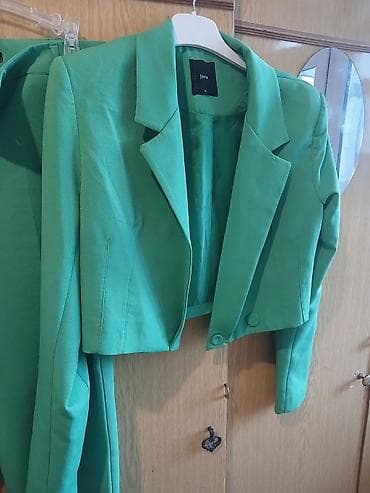 vilur destler: Brend: fame Ölçü: M Təsvir: - Zümrüd-yaşıl rəngdə qadın kostyumu — 2