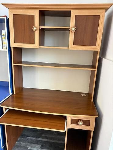 Kompüter masası, İşlənmiş, Kvadrat masa