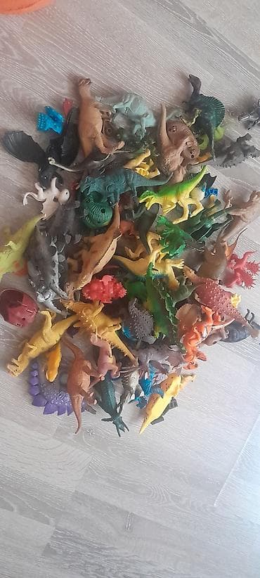 20 dene 10 man Məhsul: Dinozavr və fantastik heyvan fiqurlarından — 7