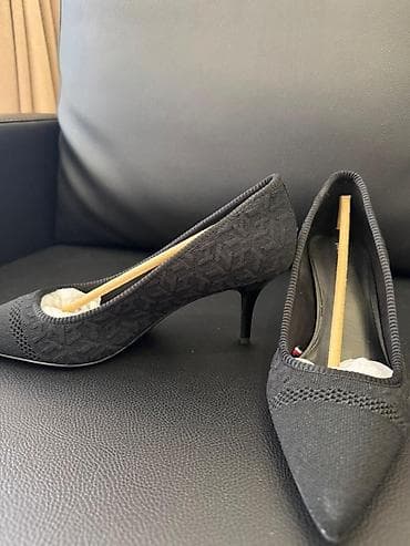 tufli: Tuflilər, Tommy Hilfiger, Ölçü: 40, rəng - Qara, Yeni — 2