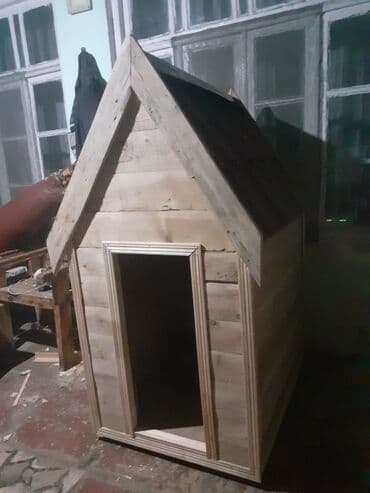 будки для собак: It yuvasi.çöl terefi taxta,ici dikt.hun.1.60.uzun.105sm.eni.90.unvan — 2