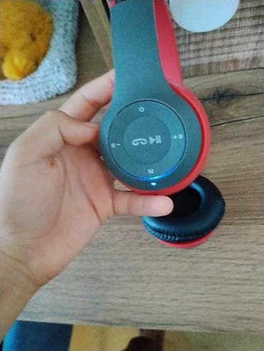 ucuz bluetooth qulaqlıq: Qulaqlıq – simsiz/BT over-ear model - Rəng: qırmızı-boz - Üstündə — 2