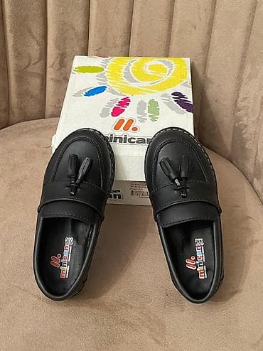 Usaq ayaqqabisi Turkiyeden getirilib.Razmer uygun gəımədiyi üçün lalafo.az -da Usaq ayaqqabisi Turkiyeden getirilib.Razmer uygun gəımədiyi üçün