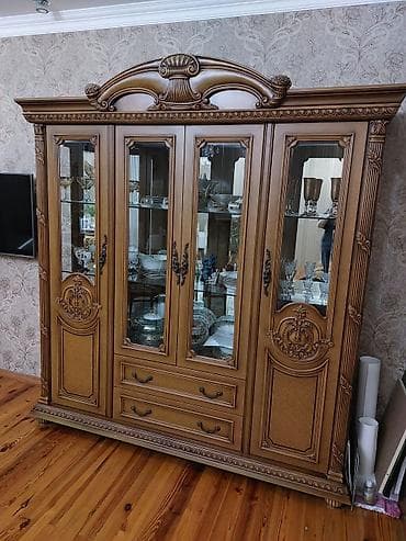 masa ayaqlari: Komod, Servant — 2