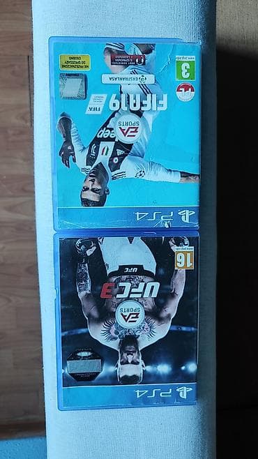 Çox yaxşı vəziyyətdədirlər, polşadan alınıb ps 4ü satlıb indidə