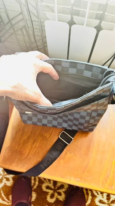 seleme pul verilir 2021: Çiyin çantası, Louis Vuitton — 2