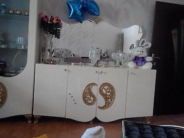 Qonaq otağı mebel dəsti - Rəng: krem/ivori, qızılı dekor elementləri