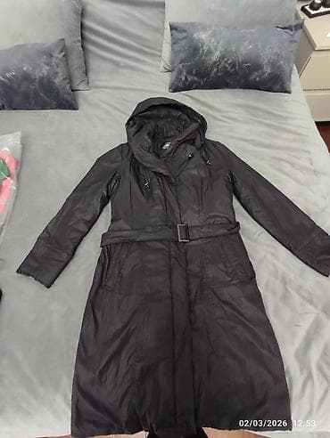 Kosmetika: Qadın uzun qara kurtka– ALLFEIRTER, ölçü 46 - Rəng: qara - Model — 1