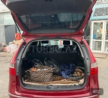 hunday i30: Hyundai i30 CW (universal) – bord rəngli, praktik və geniş ailə — 9