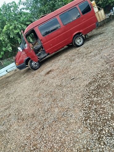 Qırmızı rəngli miniven/mikroavtobus - Kuzov: uzun tavanlı, 4 yan