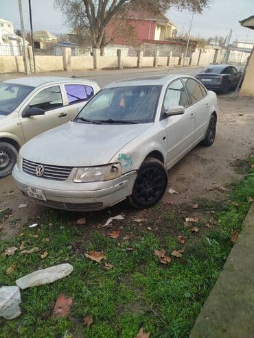 passat disk: Volkswagen Passat: 1.8 l | 1999 il Sedan — 2