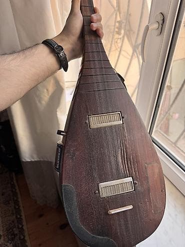 Qarmonlar: Elektro saz – peqap və ön gücləndirici ilə - Korpus: taxta saz, qolu — 2