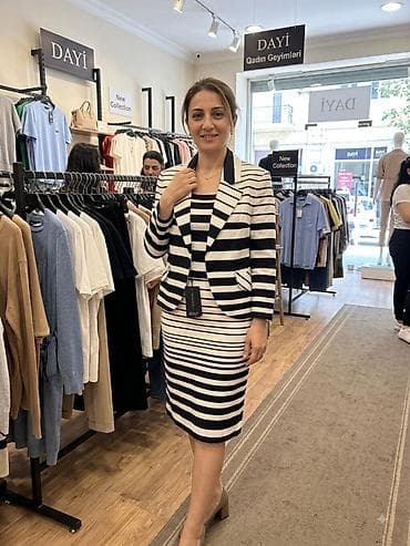 dest geyim: Qadın geyim dəsti – zolaqlı blazer və don Metrolara çatdırılma — 1