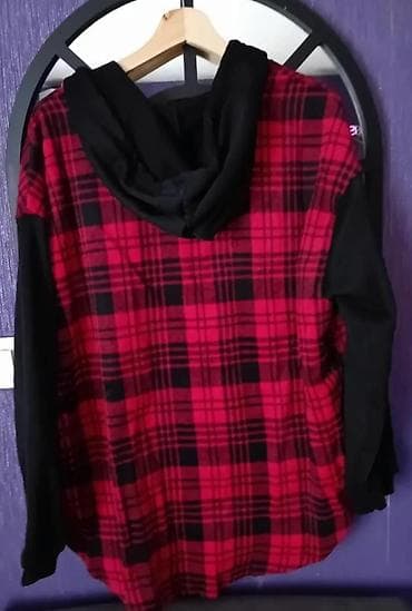 iş formasi: Qırmızı-qara qəfəsli kapüşonlu köynək və qara dəri tipli “biker” — 1