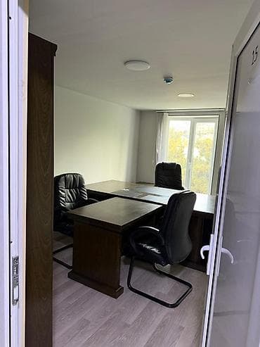 Yeni ofis mebel dəsti Tərkibi: - L‑şəkilli iş masası: taxta — 2