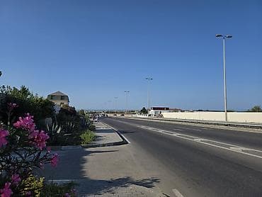 xırdalan emlak: Amburan Mallın yanında anbar icarəyə verilir. - Sahə: 180 kv.m - — 3