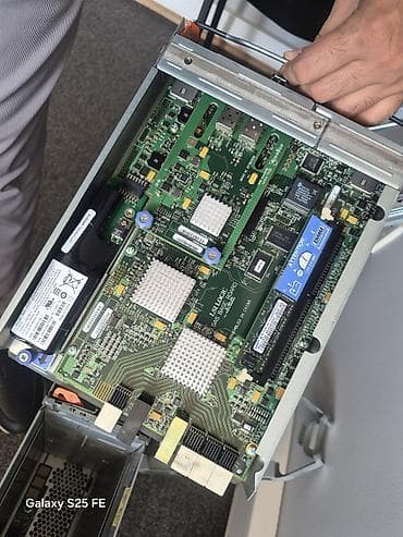 virtual reality: IBM System Storage DS3400 professional server storage sistemi satılır — 8