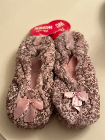 2 CÜT ev ayaqqabisi
Penti
35-37 razmer