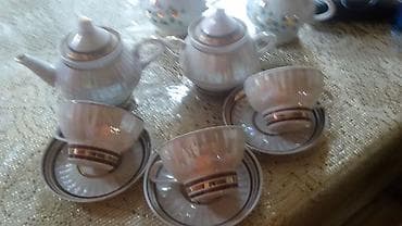 Satılır. Qədimi servesler. 2 dəst .1 dəstin qiyməti 120 manat