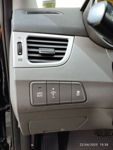 kia forte 2017: Hyundai Elantra: 1.8 l | 2015 il Sedan — 11