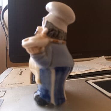 suse saxlama qablari: Farfor duz qabı satılır. - Duz qabı Quba şəhərindədir. - Şamaxinkaya — 4