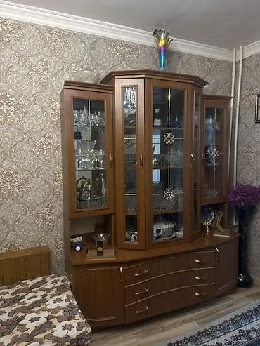 qız ucun dolab: Klassik üslubda iri ölçülü vitrin-lomka mebeli. - Material: taxta — 1