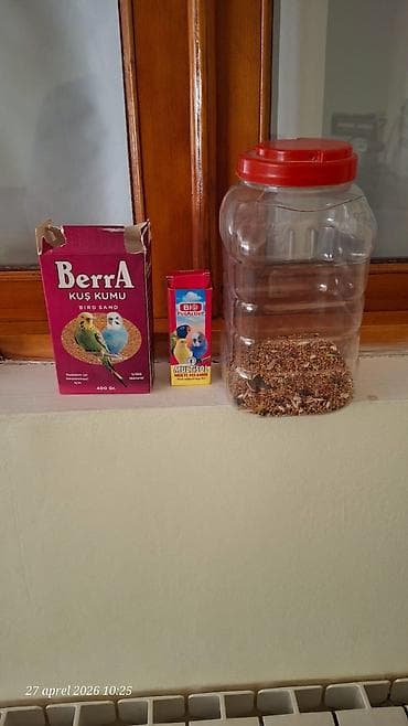 quş üçün qəfəs: Erkek tutuqusu ( 20 manata alınıb magazadan)+bir böyük qəfes bir — 1