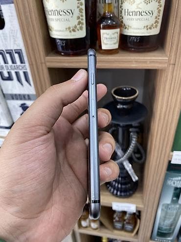 iphone 7 plus plata: IPhone 8, 64 GB, Qara, Barmaq izi — 3