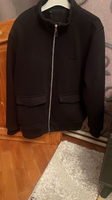 qaqa stili: Qara rəngli kişi üst geyimi – fermuarlı sviter/jaket. - Yarımboğaz — 1