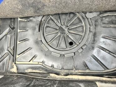 фольксваген новый кузов: Mercedes-Benz 190 E sedan Xüsusiyyətlər: - Kuzov: 4 qapılı sedan, göy — 6