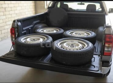 VAZ 2106 1988-ci il zavod diskləri.Boltları var