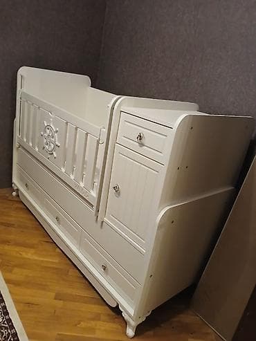 servant mebel: Oğlan üçün, İşlənmiş, Dördbucaq, Beşik, Dəstsiz, Matras ilə, Yellənmə mexanizmsiz — 2