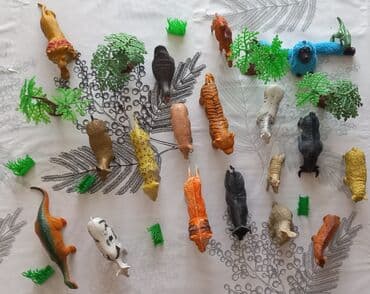 dinozavr konstruktorları: Müxtəlif heyvan fiqurları və bitki elementlərindən ibarət bu oyuncaq — 2