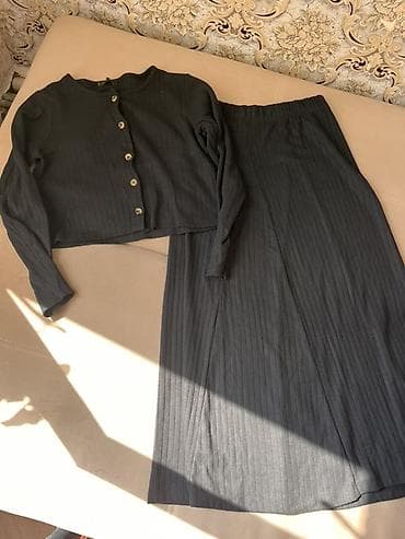 Qadın dəsti – 2 hissə - Rəng: qara - Material: incə, elastik trikotaj