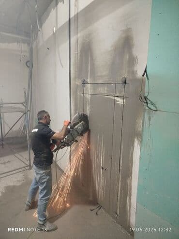 icare avtomobil qalmaq serti ile: Səssiz tozsuz səliqəli kəsim. Beton katlavan monolit kubik — 13